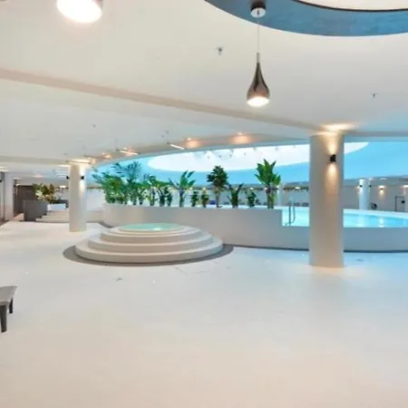 Hanza Tower Deluxe 19 With Pool & Appartamento Stettino